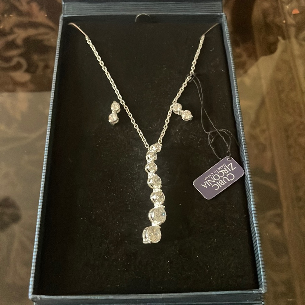 erling Silver Cubic Zirconia Necklace & Earring Set